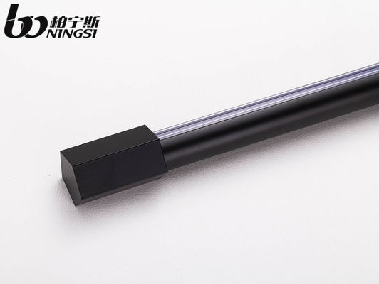 Harga yang bagus Warna Hitam 0.6mm Tebal Tiang Tirai 19mm Berakhir Bentuk Persegi on line